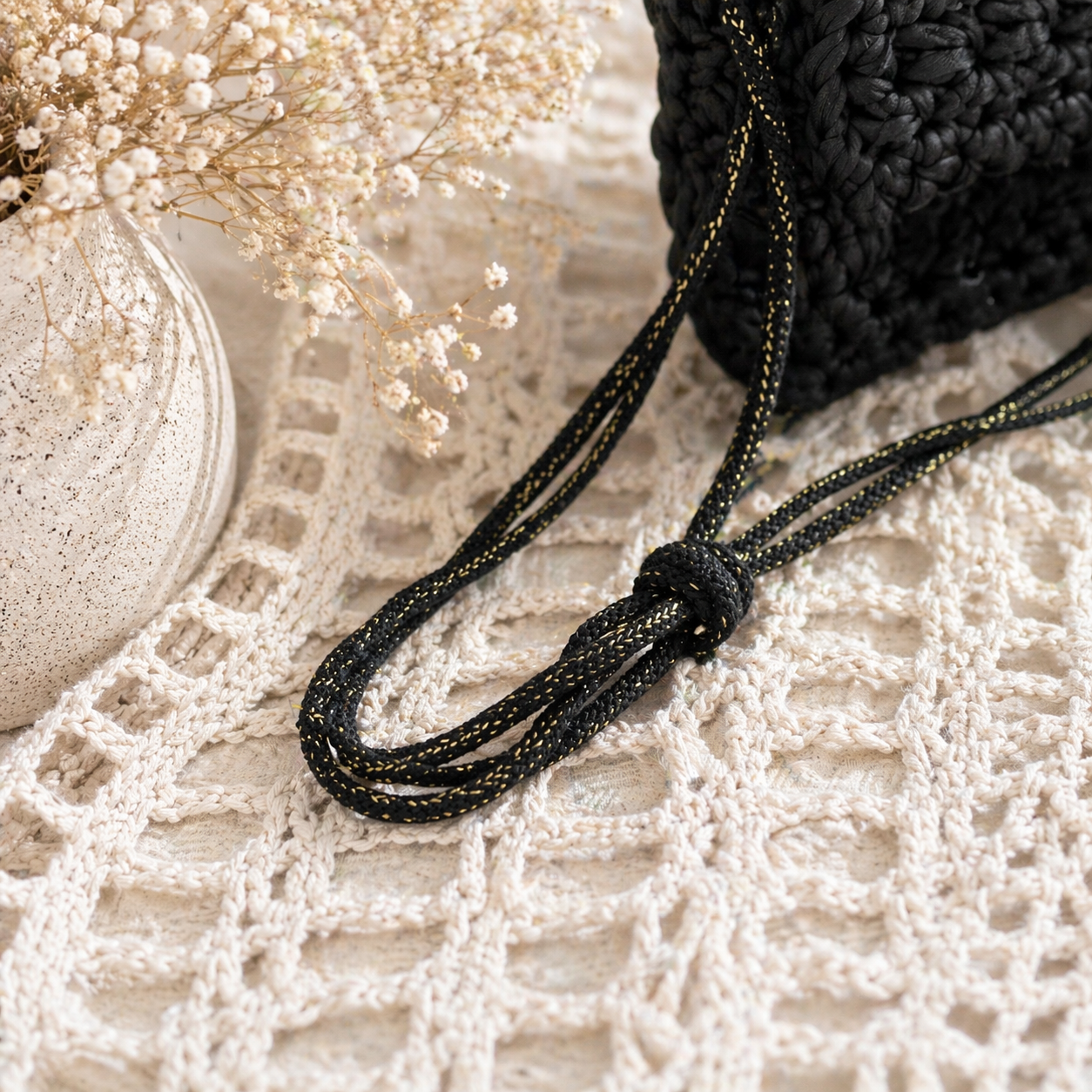 Cartera crochet negra
Bolso tejido a mano
handmade crochet bag
Black crochet purse
boho chic handbag
Cartera artesanal elegante
Bolso pequeño negro
Accesorios hechos a mano
Blessed knots
Unique handmade purse