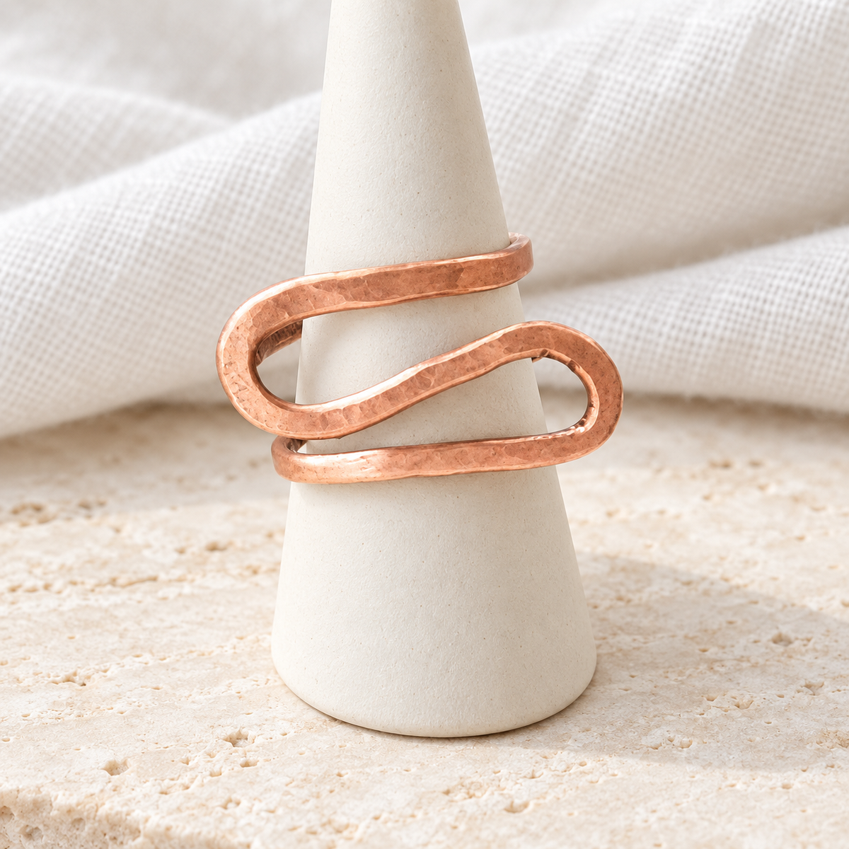 Anillo ajustable de cobre puro hecho a mano.
