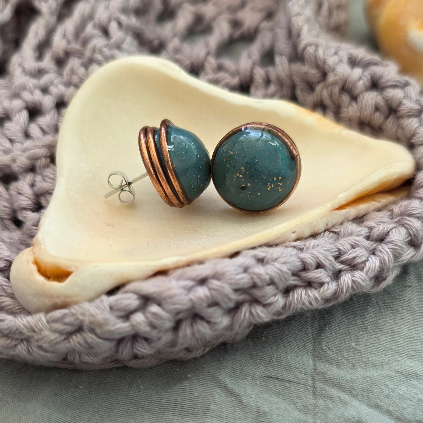 Aqua Buttom Studs