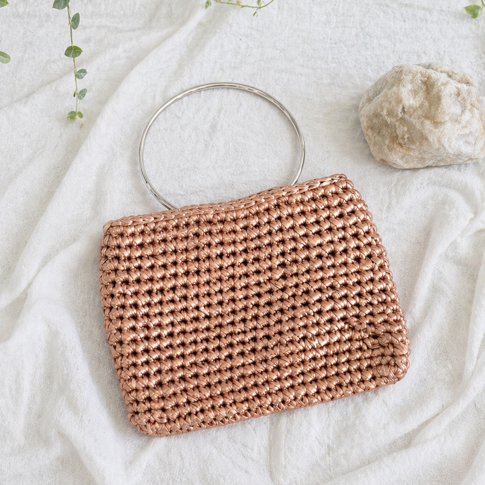 Bolso de crochet
Bolso tejido a mano
Bolso metálico
Bolso rose gold
Bolso elegante mujer
Crochet bag handmade
Bolso con asas metálicas
Bolso artesanal
Bolso moderno
handmade bag
Accesorios hechos a mano
Blessed knots
Bolsos tejidos Puerto Rico
Bolso de fiesta
Bolso sofisticado