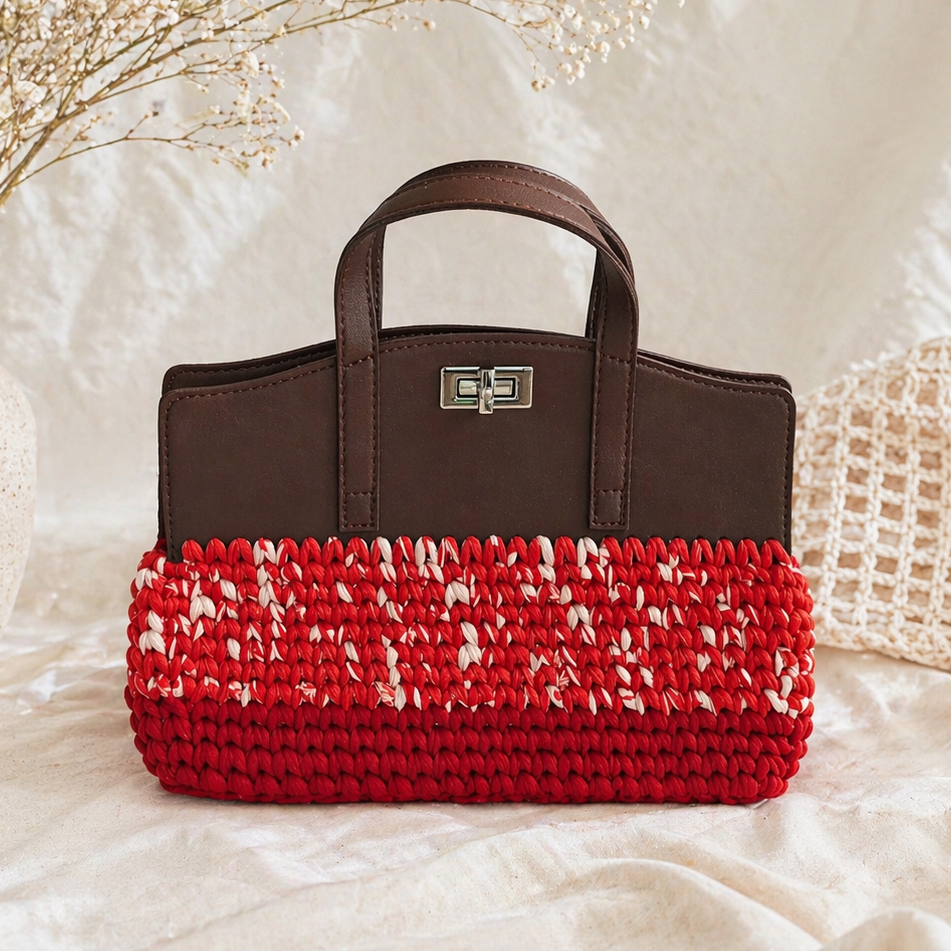 Bolso rojo cereza
Bolso tejido a mano
Bolso de crochet elegante
Bolso artesanal mujer
Bolso hecho a mano PR
Bolso rojo de crochet
Bolso exclusivo
Handmade crochet bag
Bolso moderno artesanal
Blessed Knots bolso