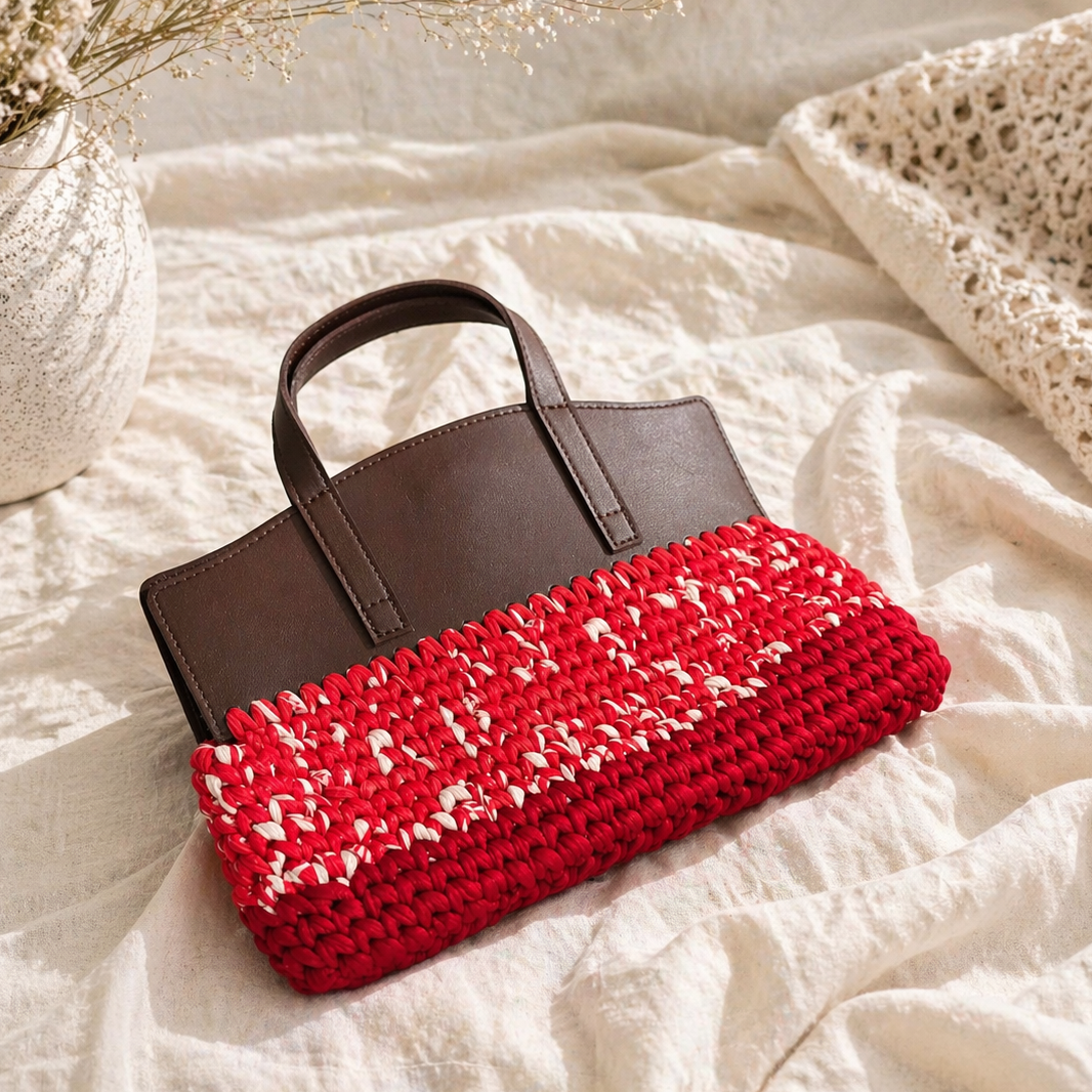 Bolso rojo cereza
Bolso tejido a mano
Bolso de crochet elegante
Bolso artesanal mujer
Bolso hecho a mano PR
Bolso rojo de crochet
Bolso exclusivo
Handmade crochet bag
Bolso moderno artesanal
Blessed Knots bolso