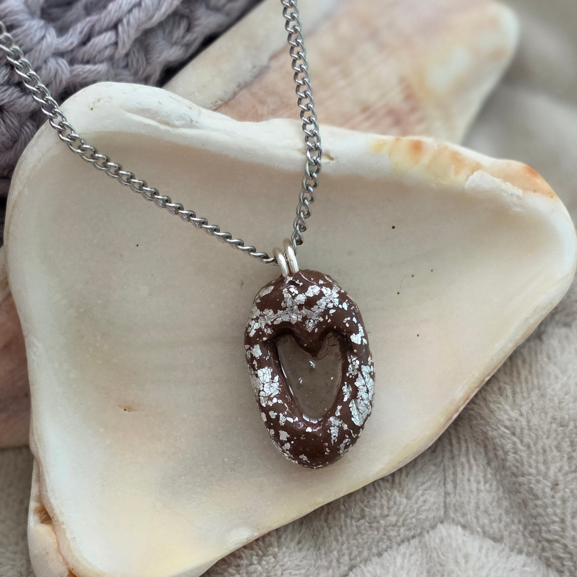 Handcrafts
Handmade
Trendy
Aesthetic
Stainless steel
trendy jewelry
handcrafted jewelry
exclusive handmade jewelry
fashion jewelry
Modern Jewelry
spring-summer
Waterproof
artisan-crafted jewelry
Pendant
pendant necklace fashion
Accesorios únicos
desechos de mar
sea glass
polymer clay jewelry
polymer clay