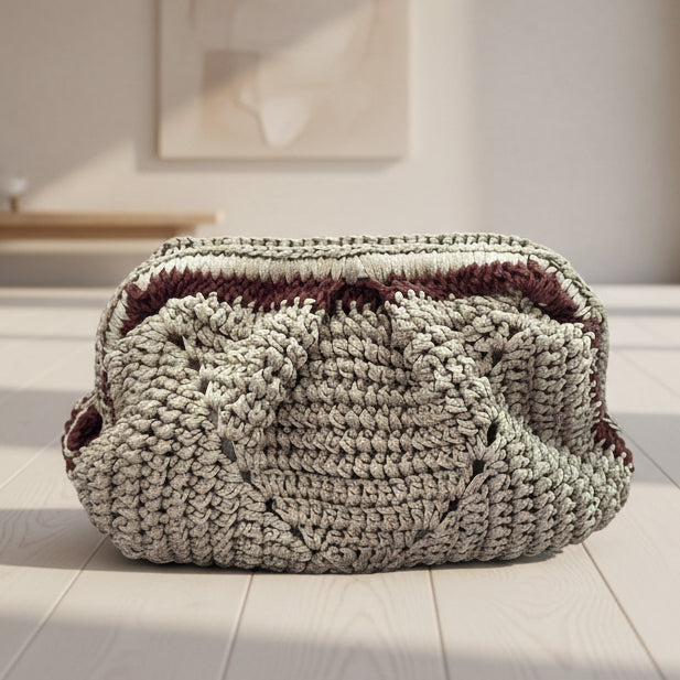 cartera crochet
bolso tejido a mano
crochet bag
nylon satinado
nylon satin bag
handmade bag
bolso artesanal
cartera beige
shoulder bag crochet
bolso de mano
cartera tejida
neutral bag
minimalist bag
handmade crochet bag
artisan bag Puerto Rico
bolso elegante
Blessed Knots
textured bag