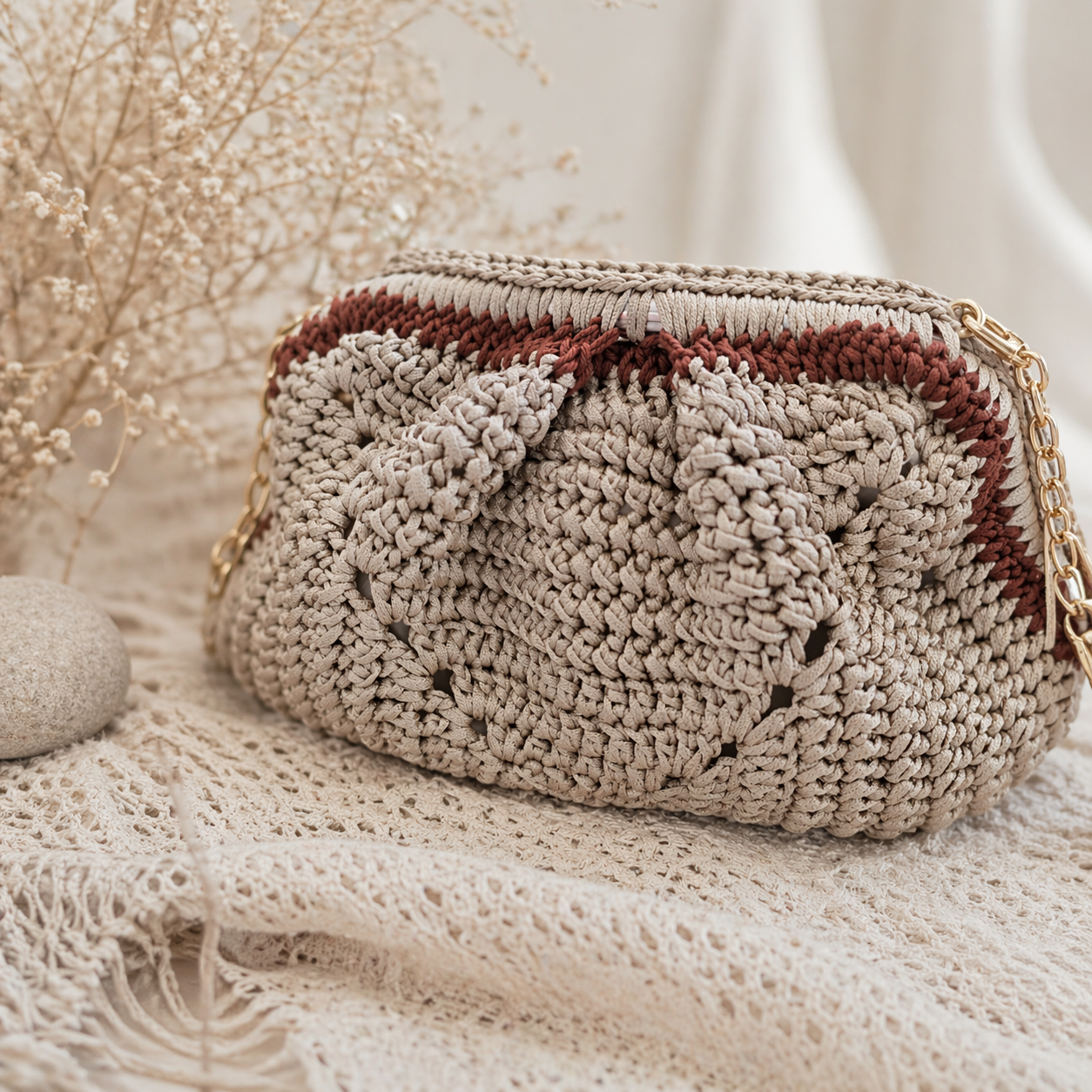 cartera crochet
bolso tejido a mano
crochet bag
nylon satinado
nylon satin bag
handmade bag
bolso artesanal
cartera beige
shoulder bag crochet
bolso de mano
cartera tejida
neutral bag
minimalist bag
handmade crochet bag
artisan bag Puerto Rico
bolso elegante
Blessed Knots
textured bag