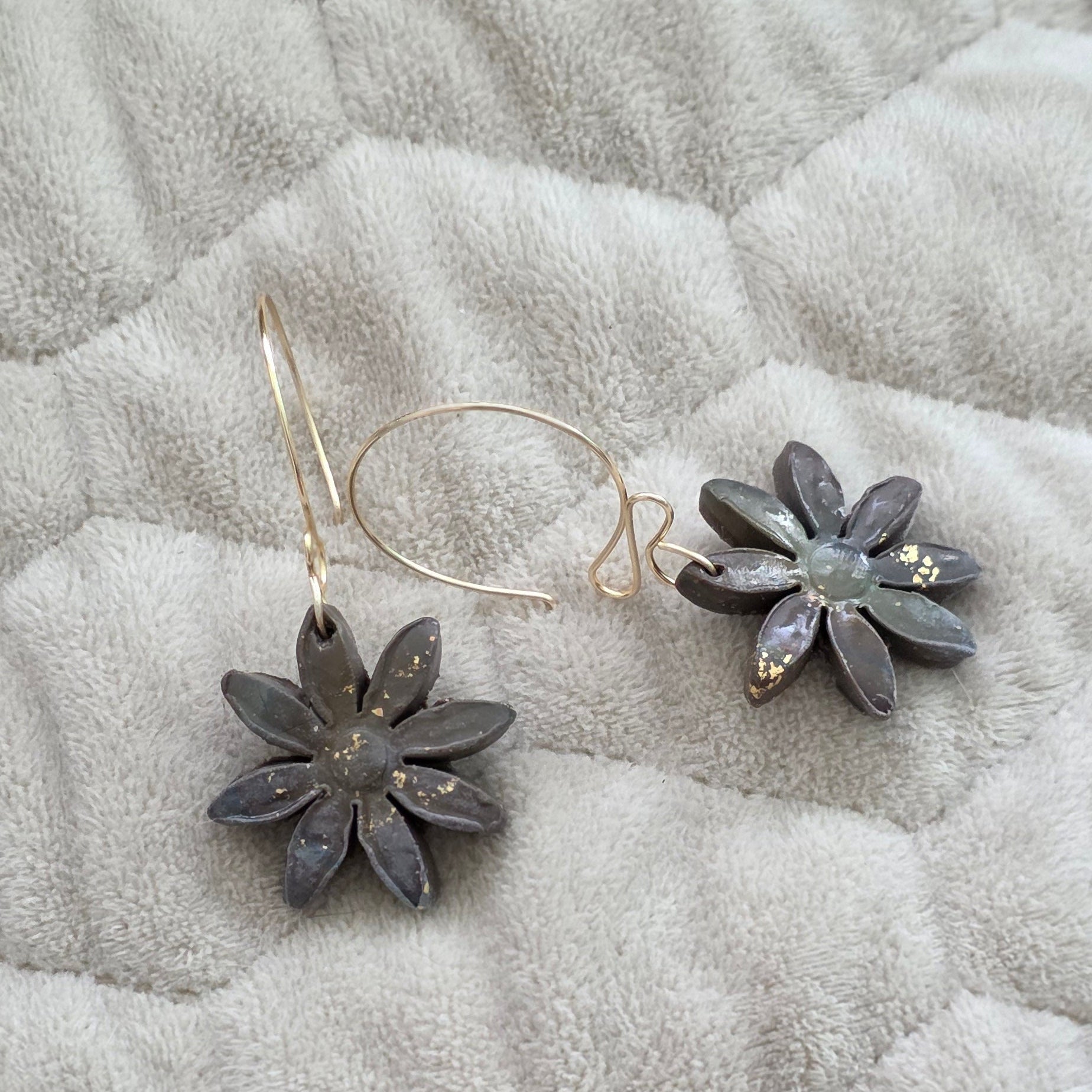 polymer clay earrings, handmade earrings, floral earrings, dark earrings, gold detail earrings, artisan jewelry, boho earrings, minimalist earrings, unique earrings, lightweight earrings, modern jewelry, handcrafted earrings