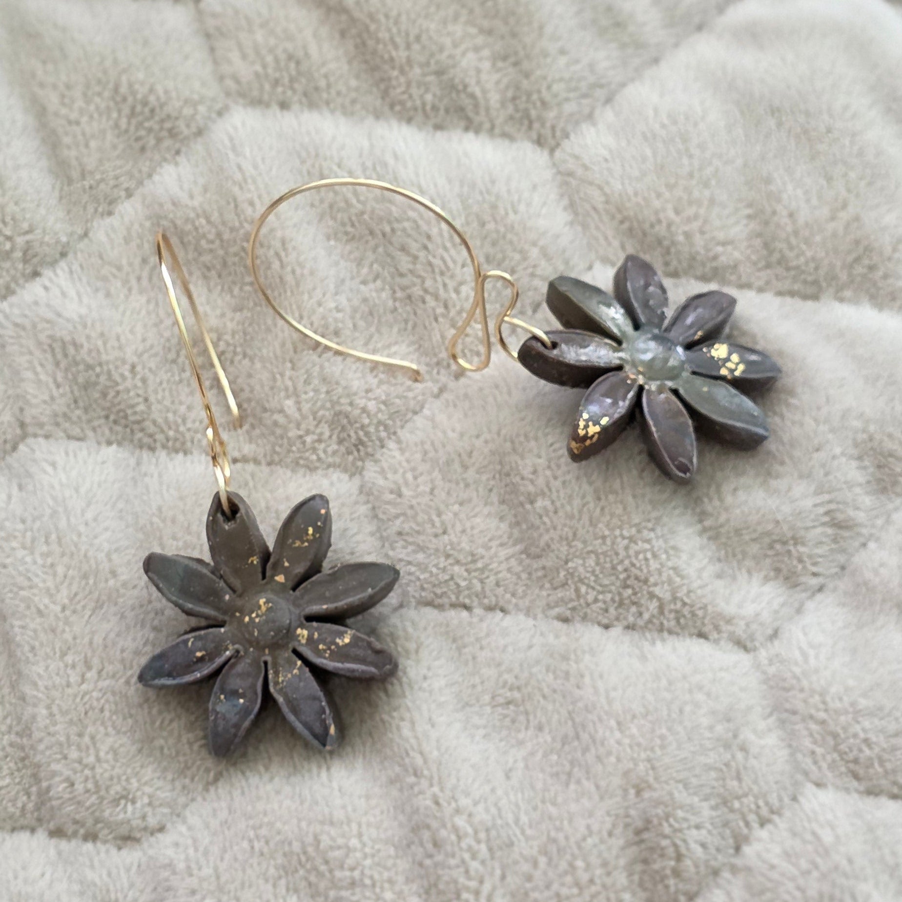 polymer clay earrings, handmade earrings, floral earrings, dark earrings, gold detail earrings, artisan jewelry, boho earrings, minimalist earrings, unique earrings, lightweight earrings, modern jewelry, handcrafted earrings
