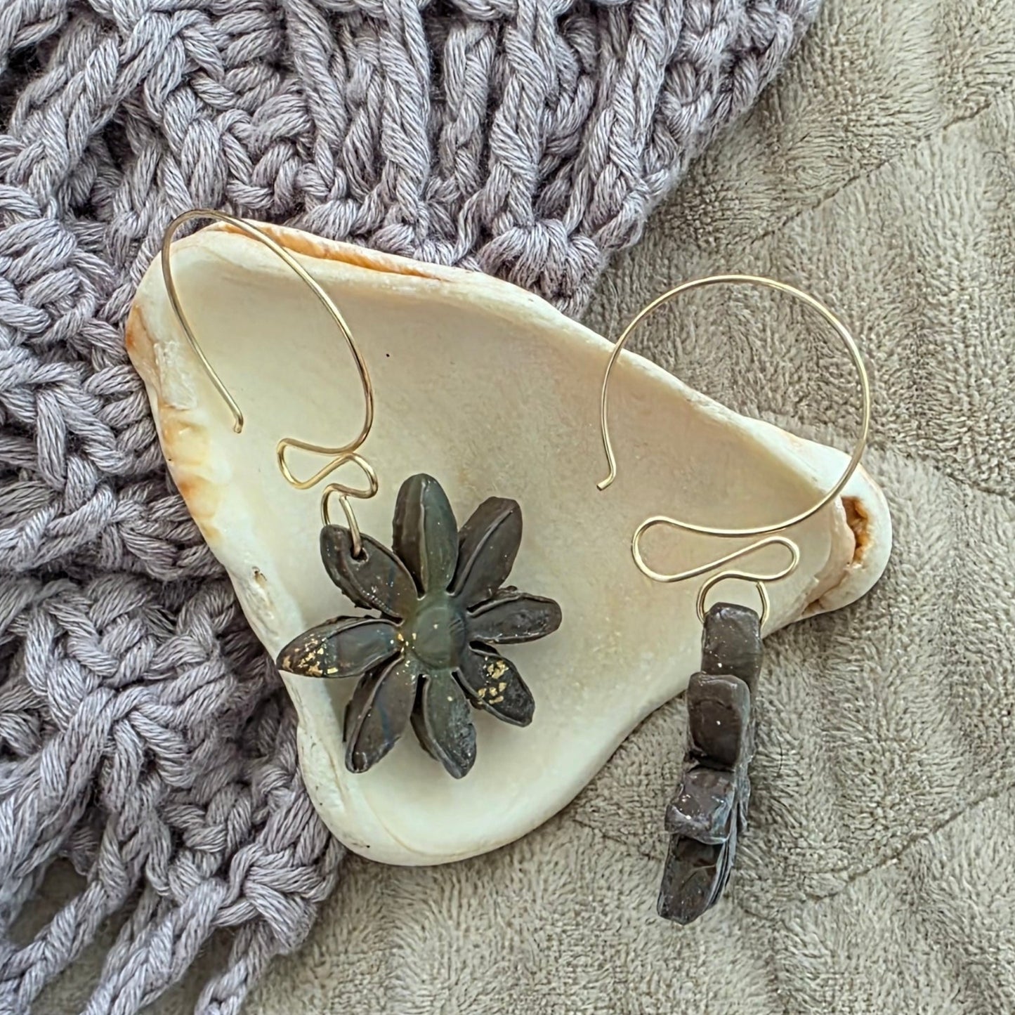 polymer clay earrings, handmade earrings, floral earrings, dark earrings, gold detail earrings, artisan jewelry, boho earrings, minimalist earrings, unique earrings, lightweight earrings, modern jewelry, handcrafted earrings