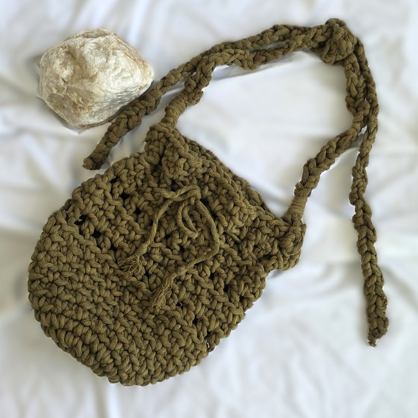 bolso de crochet
Bolso tejido a mano
Bolso algodón 100%
Bolso verde militar
Bolso verde oliva
Crochet bag handmade
Bolso artesanal
Bolso con cordón
Bolso casual mujer
handmade bag
Bolso pequeño
Accesorios hechos a mano
blessed knots
Bolsos tejidos Puerto Rico
Bolso natural