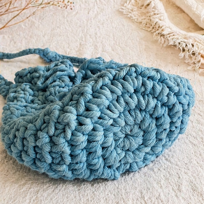 Bolso de crochet
Bolso tejido a mano
Bolso algodón 100%
Bolso azul
Crochet bag handmade
Bolso artesanal
Bolso con cordón
Bolso casual mujer
handmade bag
Bolso pequeño
Accesorios hechos a mano
Blessed knots
Bolsos tejidos Puerto Rico
Bolso ligero
Bolso de verano