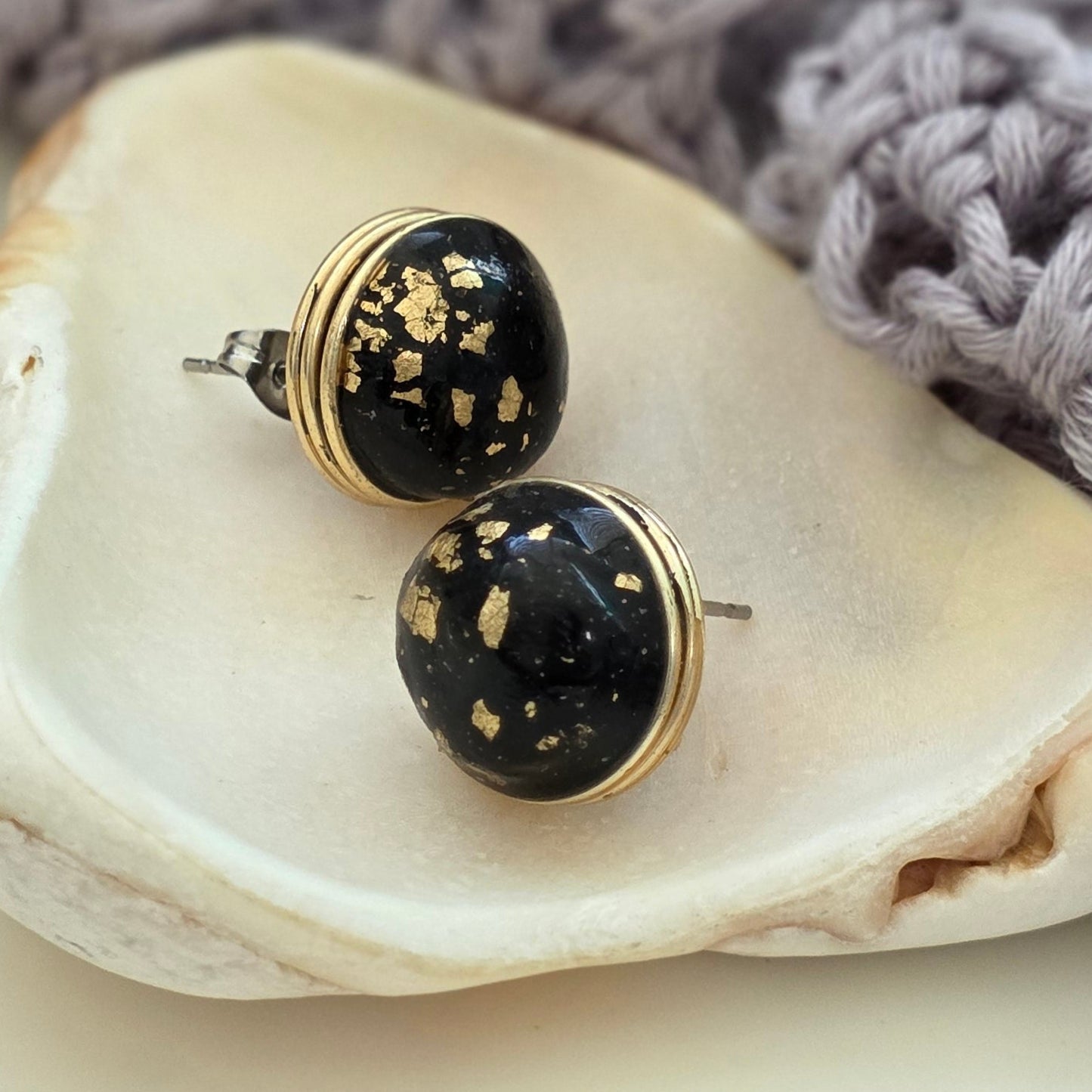 Aretes hechos a mano
Aretes artesanales
Aretes tipo botón
Stud earrings handmade
Black stud earrings
copper wire earrings
Aretes con alambre de cobre
Aretes negros elegantes
Aretes minimalistas
Aretes pequeños
handmade jewelry Puerto Rico
artisan jewelry
Boho earrings
Organic jewelry
Unique handmade earrings
lightweight earrings
hypoallergenic earrings
Blessed Knots
blessed knots earrings
Limited edition jewelry