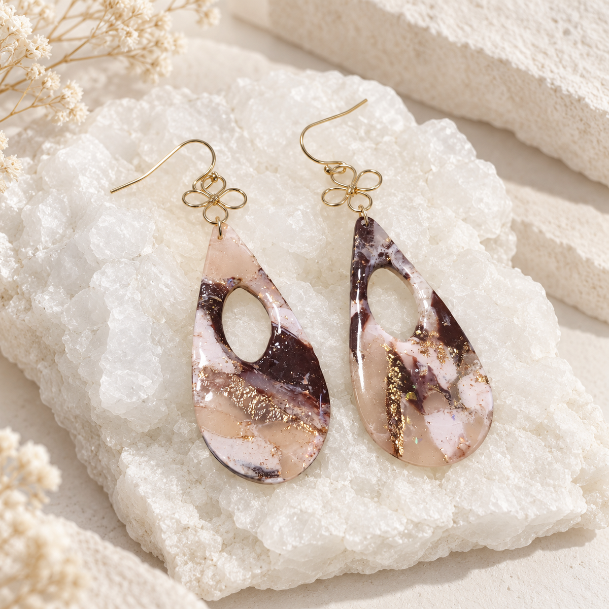 Handcrafts
Aesthetic
Handmade
trendy jewelry
handcrafted jewelry
exclusive handmade jewelry
Blessed Knots design
exclusive handmade earrings
Aretes Artesanales en Polymer Clay
Aretes hechos a mano en polymer clay marmolizado
polymer clay
polymer clay earrings
polymer clay jewelry
polymer clay marmolizado
arcilla polimerica
copper jewelry
Copper wire
copper wire earrings
wire-wrapped
