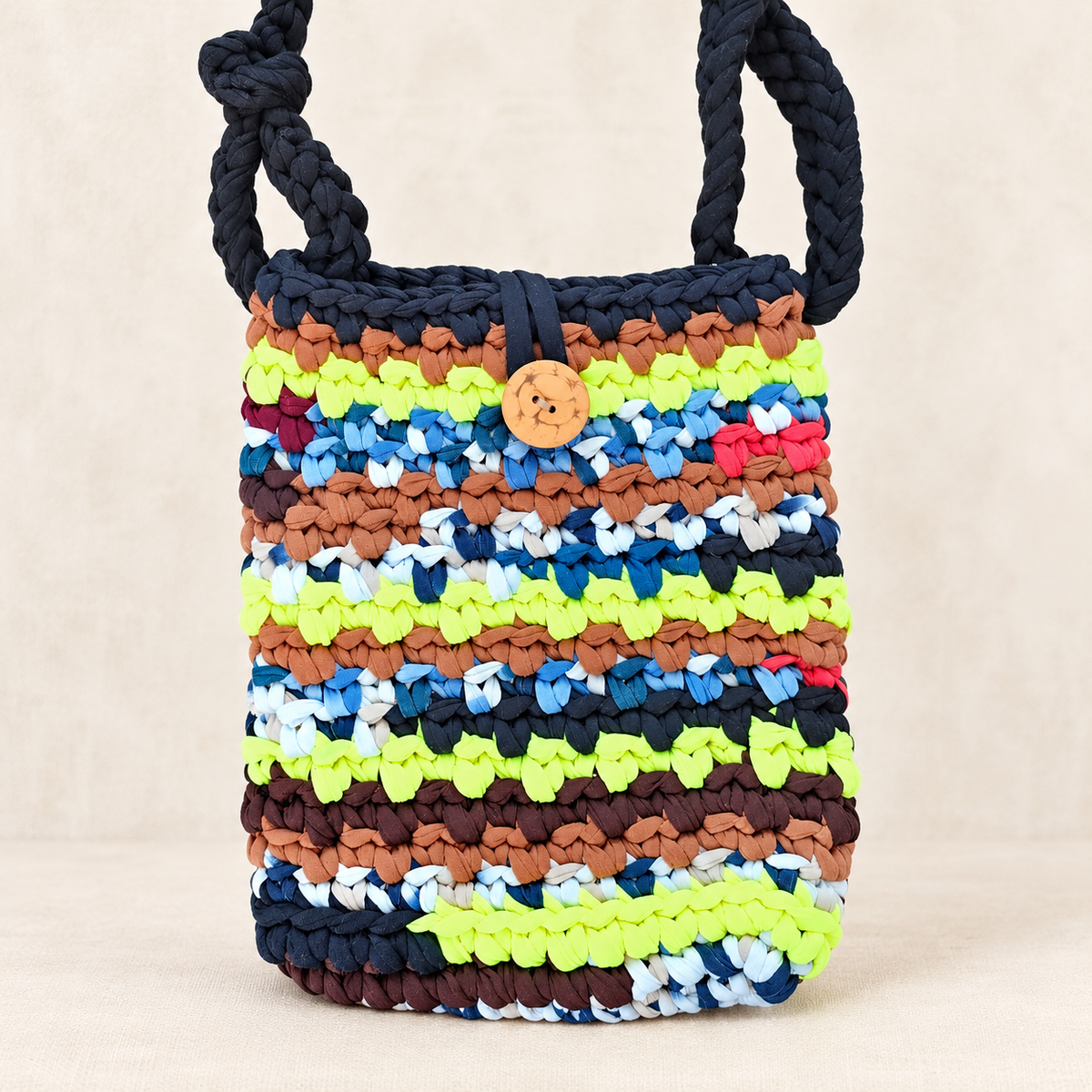 Bolso de crochê.
Bolso tecido à mão.
Bolso trapillo.
Bolso de poliéster.
Bolso multicolor.
Bolso neon.
Bolso com cordão ajustável.
Bolso artesanal.
Crochet bag handmade
Bolso casual mujer.
handmade bag
Accesorios hechos a mano
blessed knots
Bolsos tecidos, Puerto Rico.
Bolso colorido.