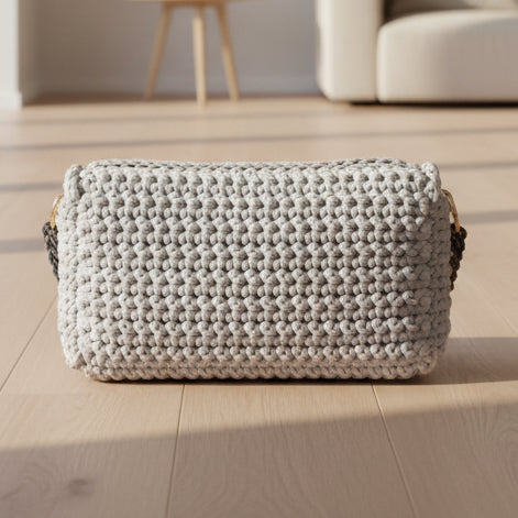 crochet bag handmade
bolso crochet
crochet handbag
shoulder bag crochet
bolso tejido a mano
crochet purse zipper
bolso trapillo
handmade crochet bag
minimal crochet bag
bolso estructurado
crochet bag lined
floral lining bag
bolso pequeño crochet