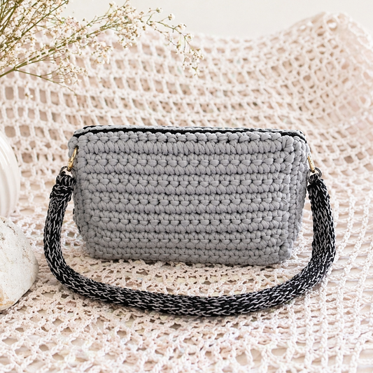 crochet bag handmade
bolso crochet
crochet handbag
shoulder bag crochet
bolso tejido a mano
crochet purse zipper
bolso trapillo
handmade crochet bag
minimal crochet bag
bolso estructurado
crochet bag lined
floral lining bag
bolso pequeño crochet