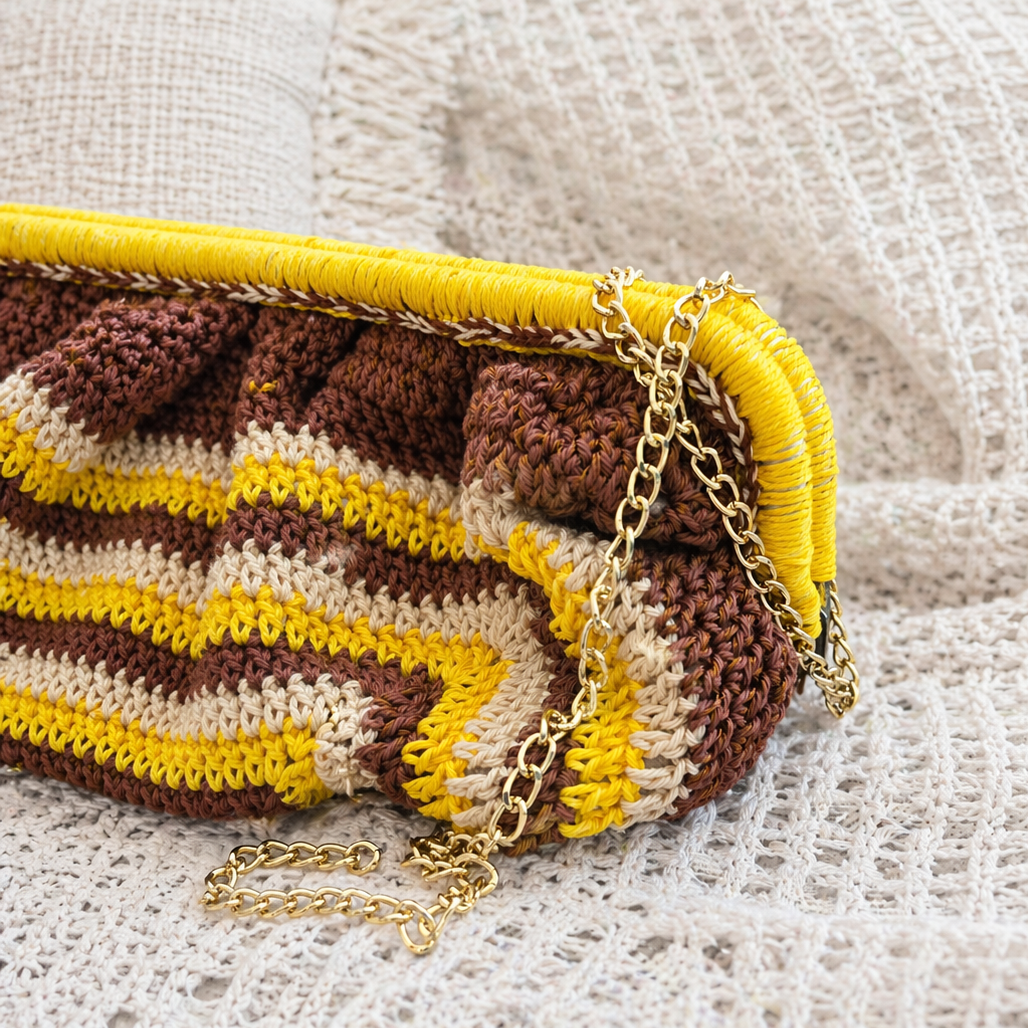 cartera crochet
bolso tejido a mano
crochet bag
handmade bag
bolso artesanal
cartera boho
shoulder bag crochet
bolso de mano
cartera tejida
bolso de hilo de algodón
handmade crochet bag
boho bag
artisan bag Puerto Rico
bolso único
sustainable fashion
Blessed Knots
bolso colores tierra
textured bag